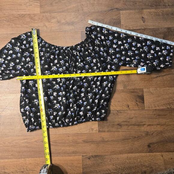 Free Kisses black floral off the shoulder blouse size XL - Picture 6 of 6